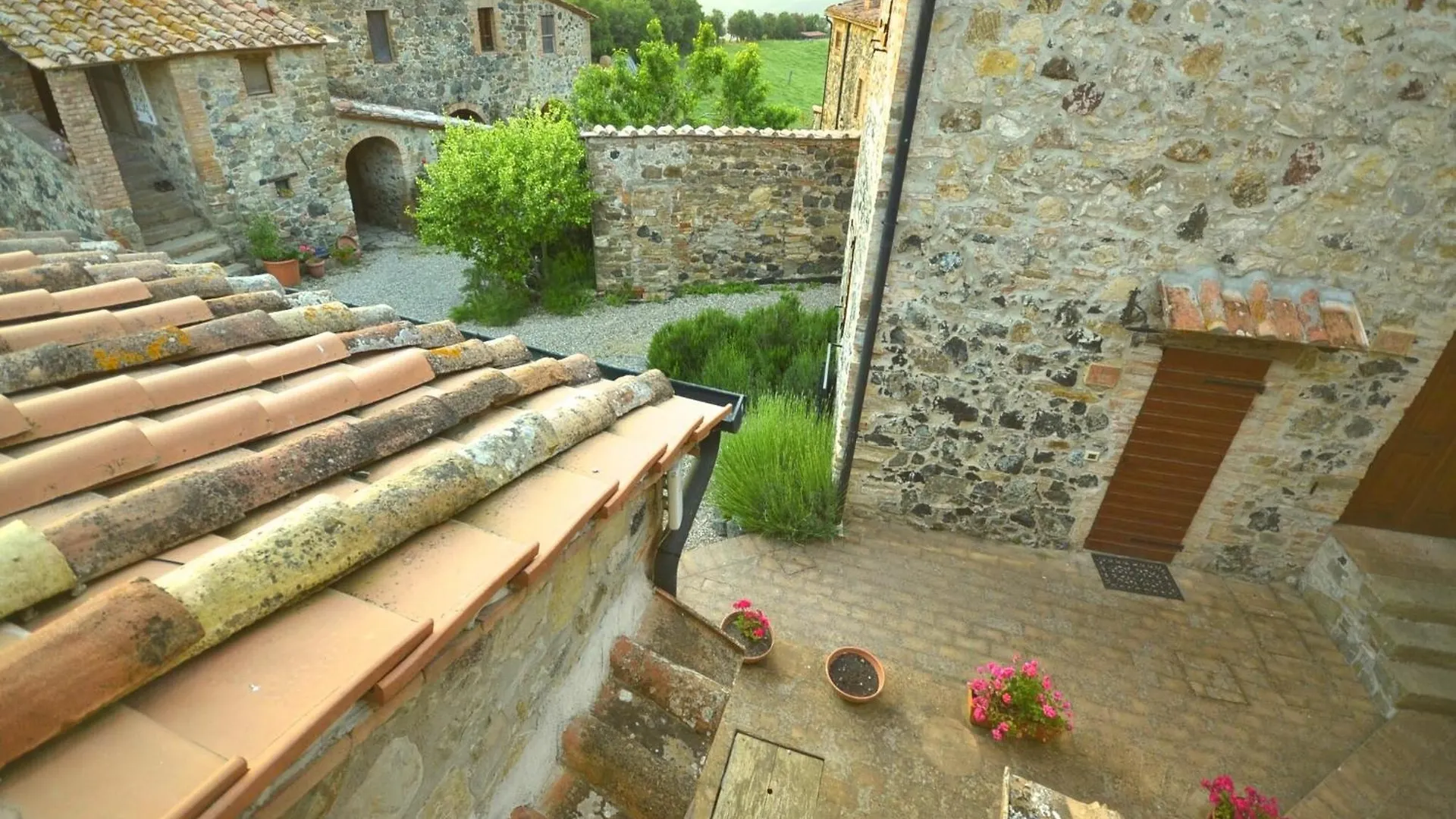 In A Wonderful Medieval Village On The Tuscan Hills, With Air Conditioning Montecastelli Pisano Italy