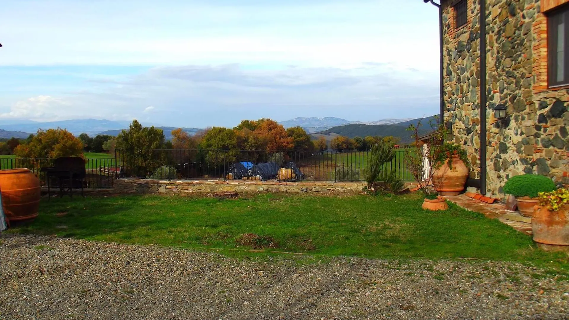 In A Wonderful Medieval Village On The Tuscan Hills, With Air Conditioning Montecastelli Pisano Holiday home